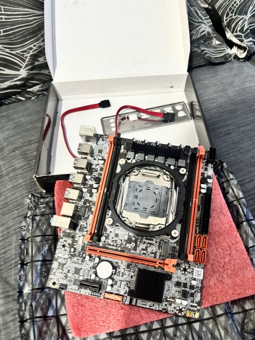 Материнская плата под xeon