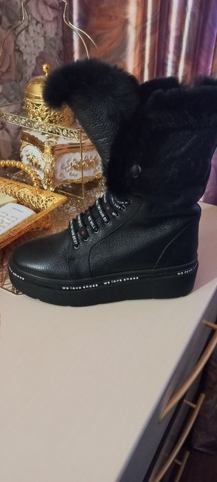 Зимние  38 разм  ботинки