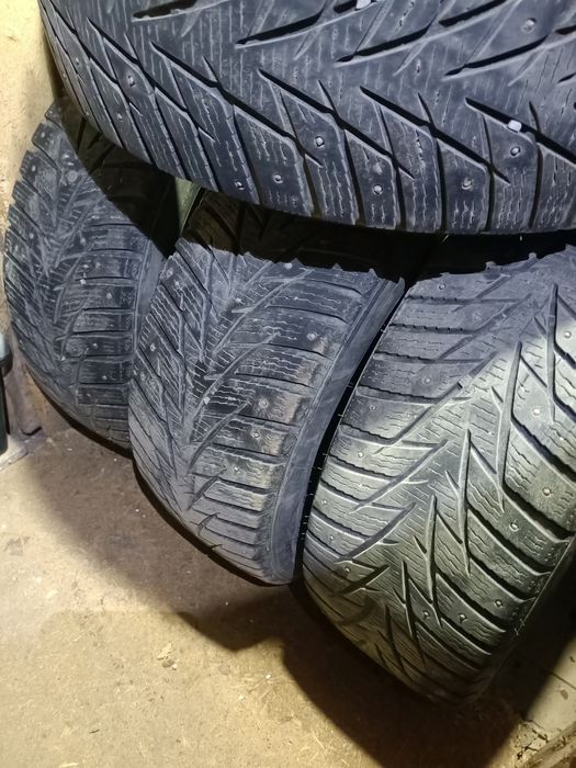 продам шины шипованая