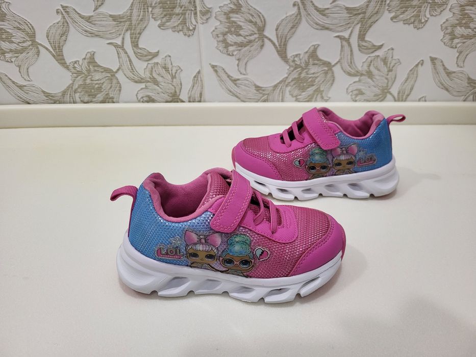 Кросовки детские, для девочки.