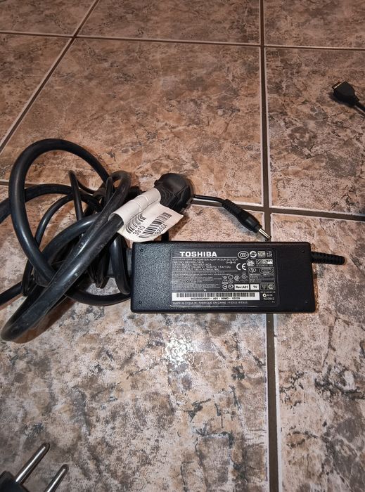 Зарядно за лаптоп