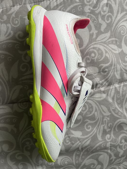 Ghete de fotbal /sintetic Adidas Predator
