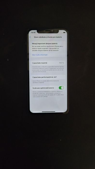 iPhone 11 Pro, 256 GB, culoare verde închis, stare excelentă.