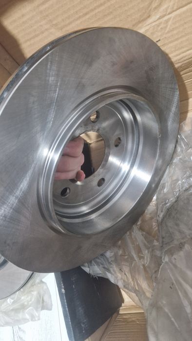 Discuri spate e46 330d Maxgear