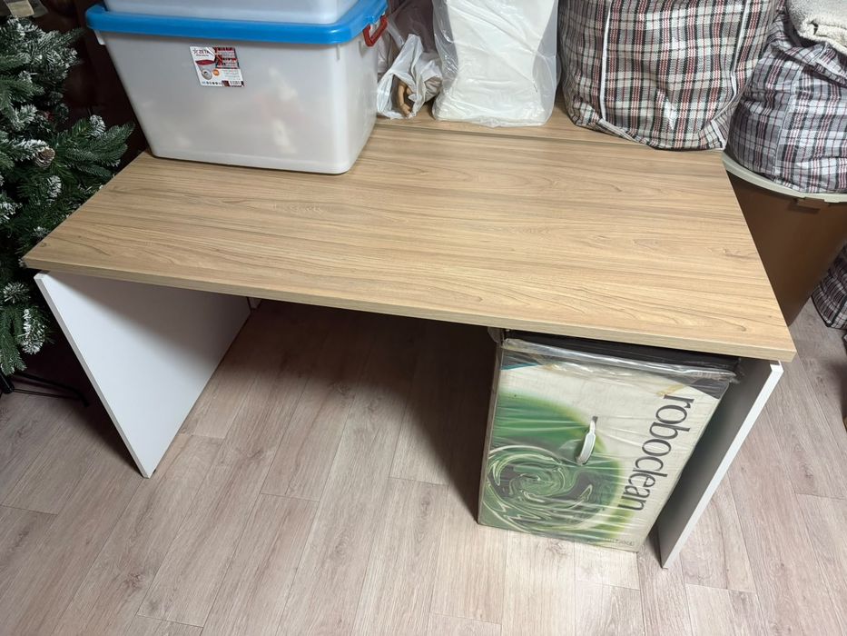 Продаются офисные столы и стулья