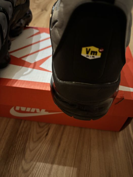 NIKE Vapormax Plus Cool Grey & Black