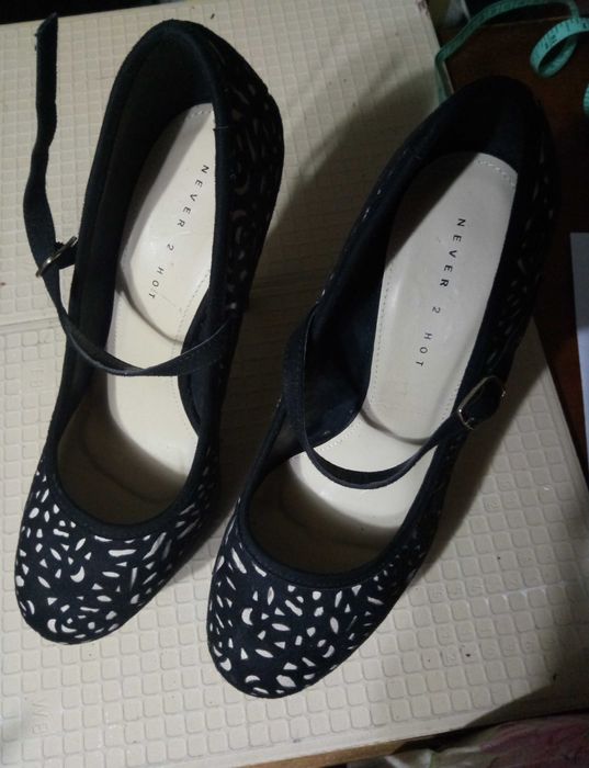 Pantofi eleganti pentru ocazii si petreceri