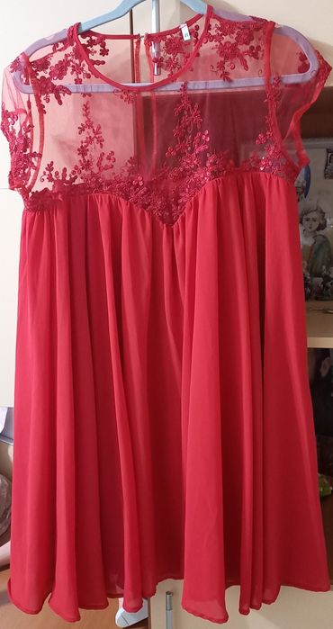 Rochie roșie,mărime universala.