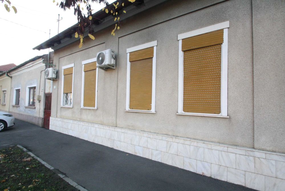 Proprietar vand 2 case alaturate, Zona Fratelia