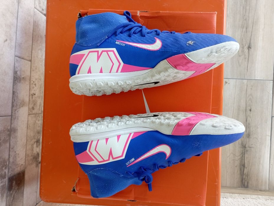 -- Ghete de fotbal  Nike -