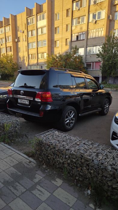 Продам Тойота  Ленд Крузер 200
