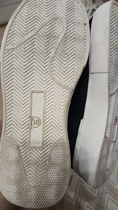 Продам кеды в отличном состоянии размер 38