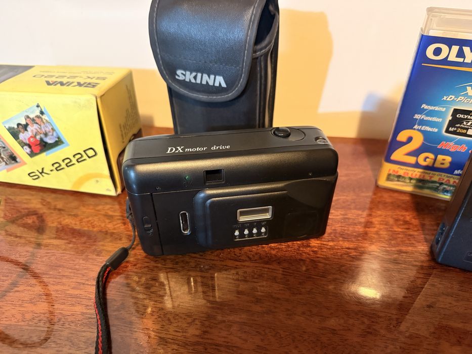 Видеокамера Sony DSR-DVD608+ фотоаппарат в подарок Skina SK222D