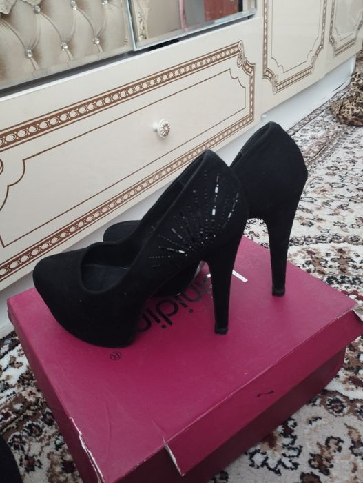 Платья, туфли, сапоги