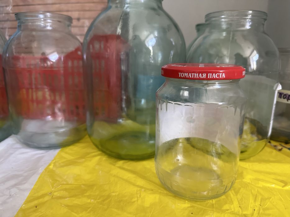 Бутылки и банки стеклянные