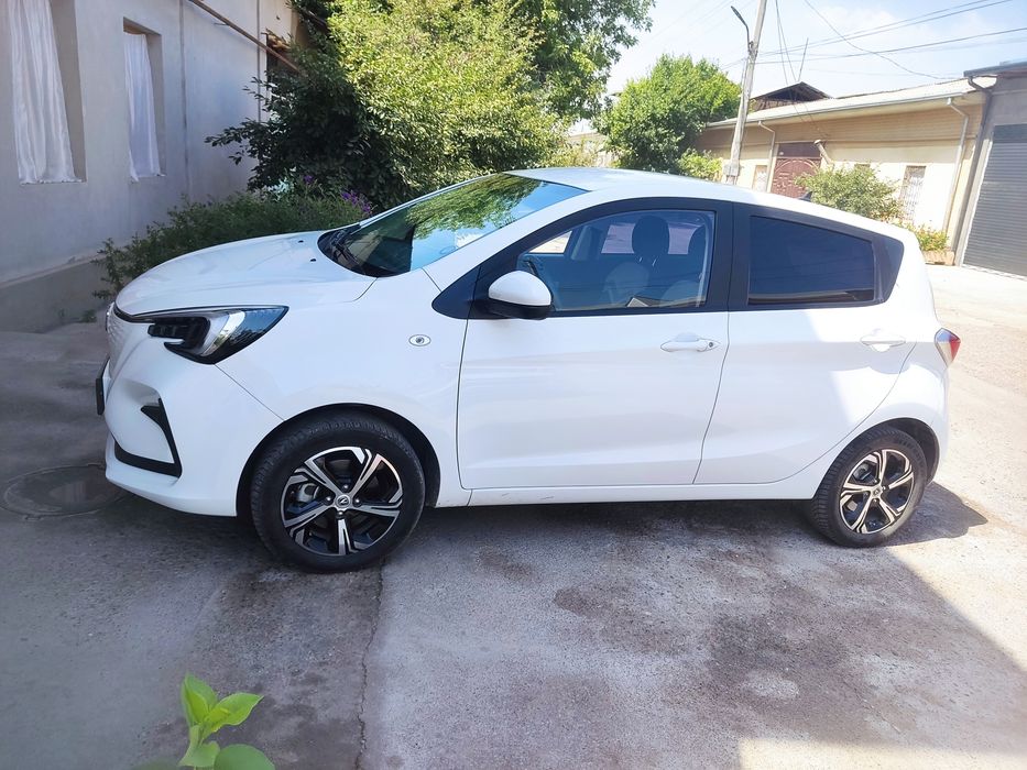 Срочна автомобилим сотилади  Changan  Benben E -Star 4.Холати яхши .У́