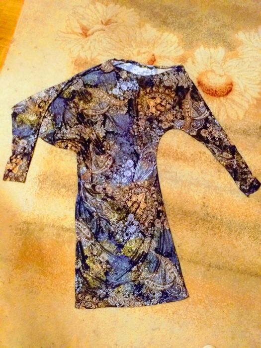 Продавам нови рокли, размери С-М