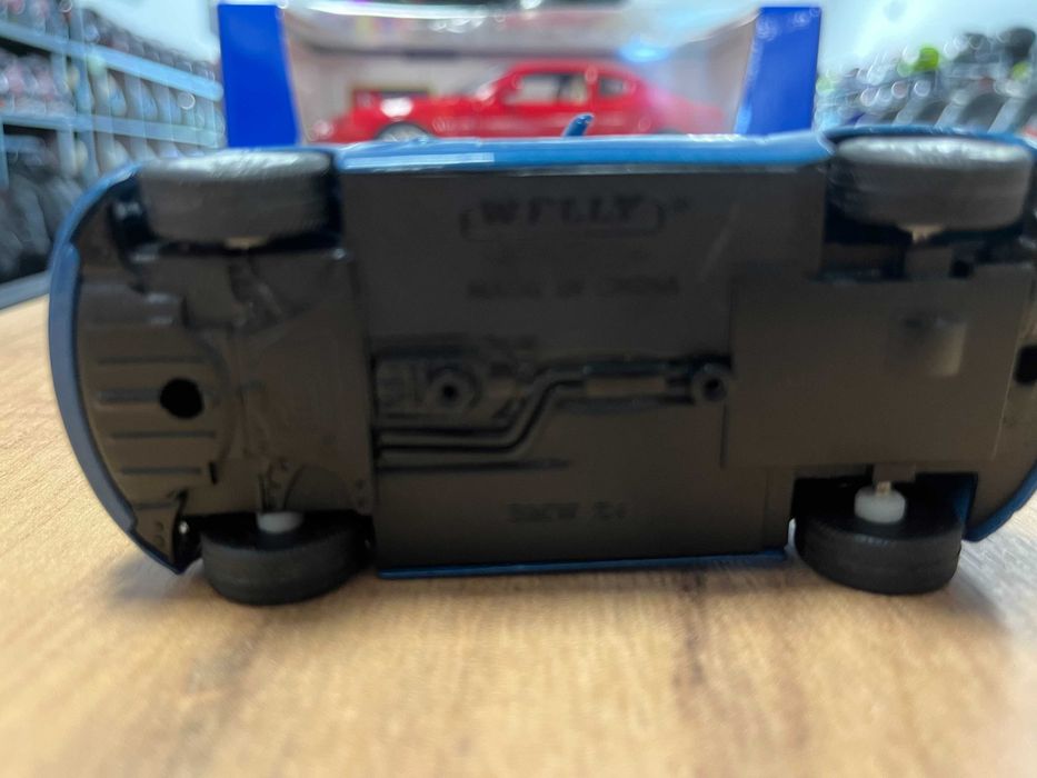 Колекционерски модел метална количка WELLY BMW Z4 CABRIO  1:43