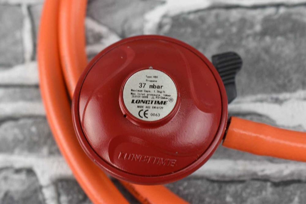 Нов пропан газ и маркуч за фурна барбекю UK Gas regulator V80 37mbar hose 8mm set