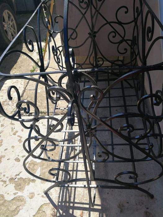 Suport din fier forjat. tip balansoar