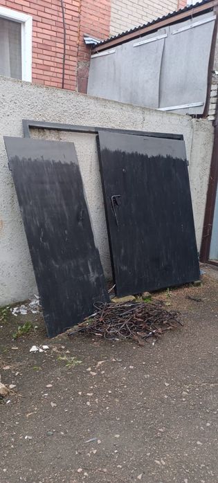 Железные ворота для гаража