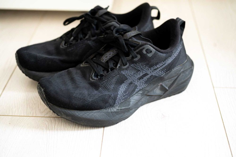 Asics Novablast 5 Black 41,5
