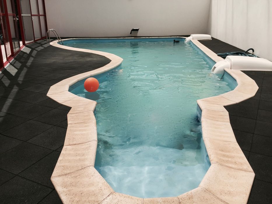 Casa de vanzare in Barlad, cu garaj, piscina, sauna , 1300 mp