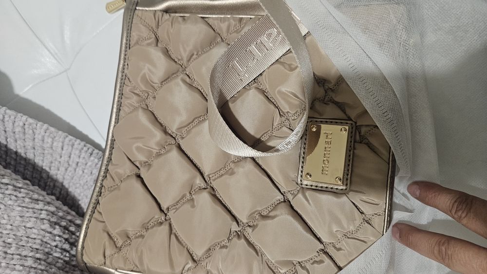 Дамска чанта луксозна както за всекидневие .