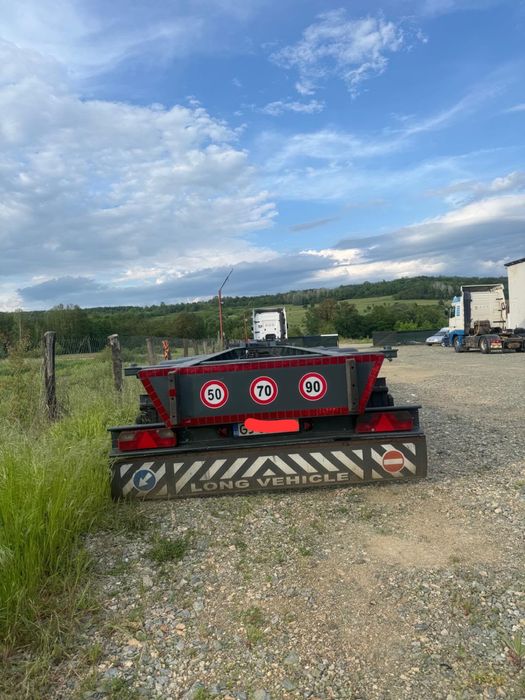 Vand / inchiriez semiremorca HRD transport containere 40” - 45”, 2003, axe BPW discuri, greutate proprie 4100 kg