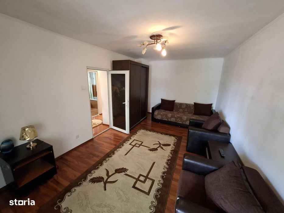 Apartament cu o cameră 40mp zona Bratianu Scoala nr. 8