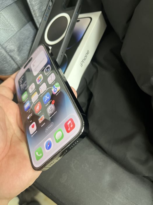 Айфон 14про с коробкой торга нет