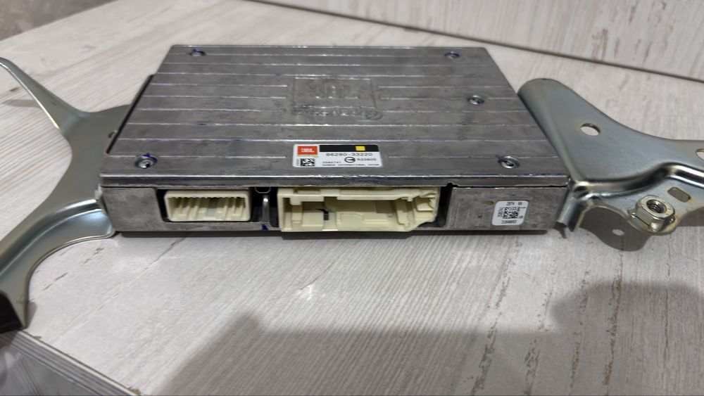 JBL усилитель камри