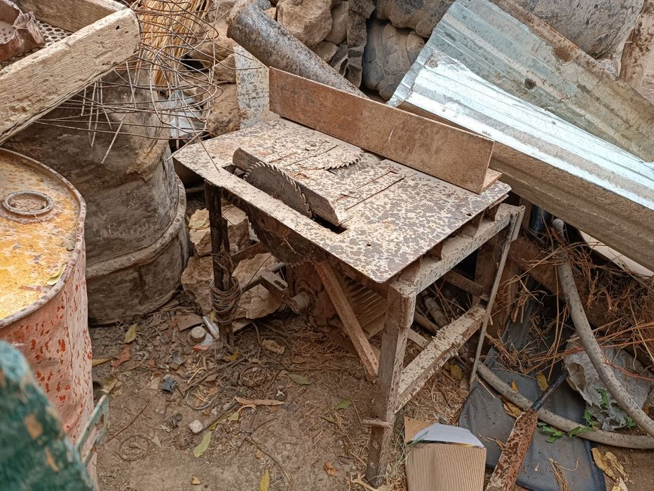 Yogʻoch stanok sotiladi