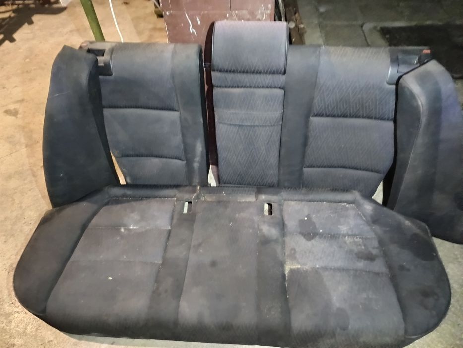 Задни падащи седалки за бмв е39 седан
