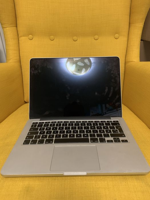 2 macbook 2 ipads si iphone 6s