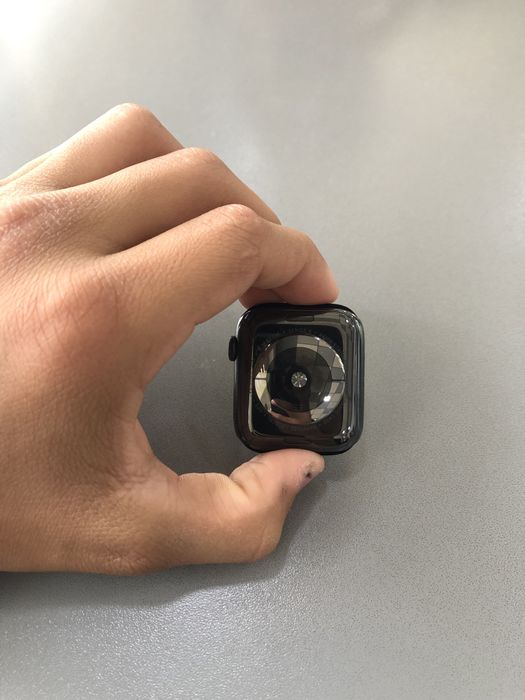 Apple Watch 4 razmer 44