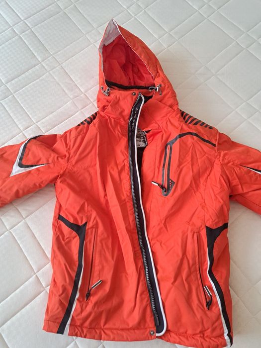 Горнолыжный комбинезон