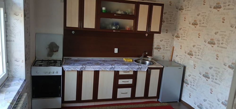 Hovli sotiladi 8 sotix