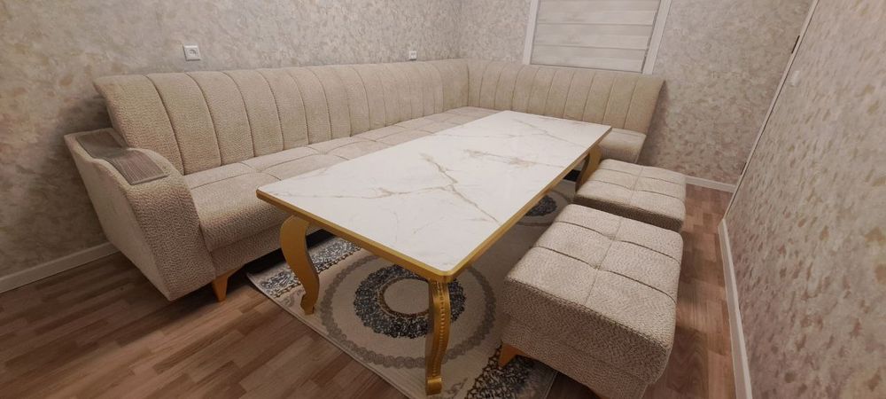 Yumshoq mebel ugaloq