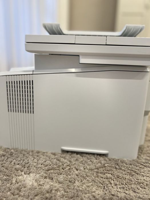 Продавам принтер HP laser let pro mfp M227fdw