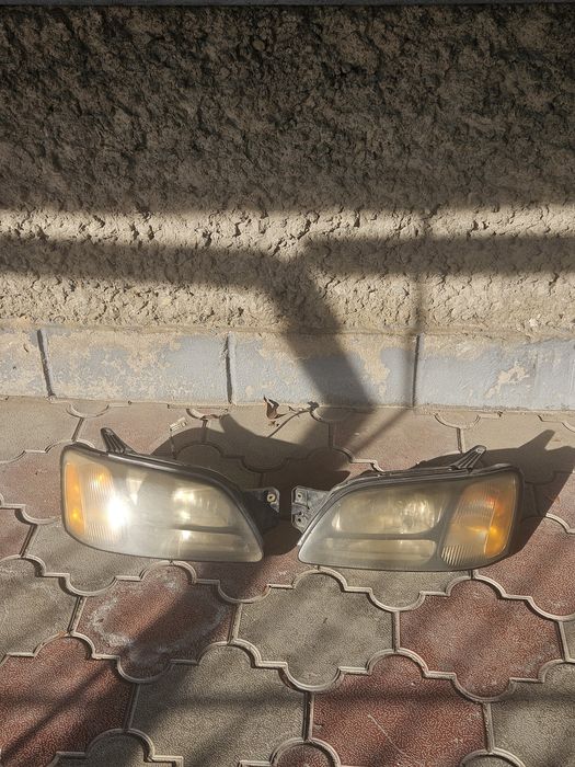 Фары на Subaru Outback B4