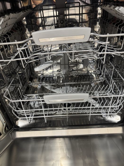 Продается посудомойка Hotpoint Ariston