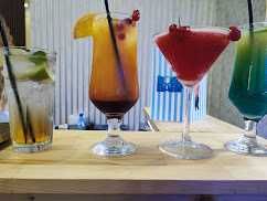 Cocktail bar evenimente si tort de shot