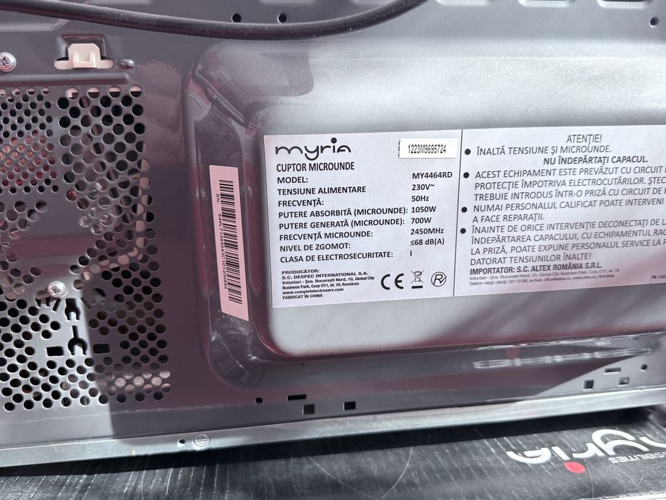 Cuptor microunde MYRIA rosu
