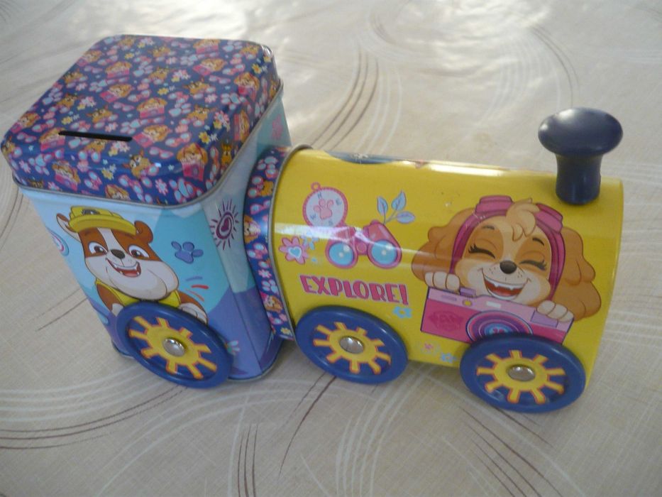 Метални касички с весели изображения