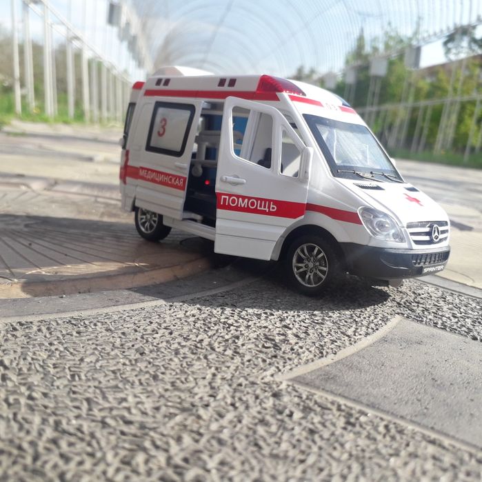 Продам металлические машинки