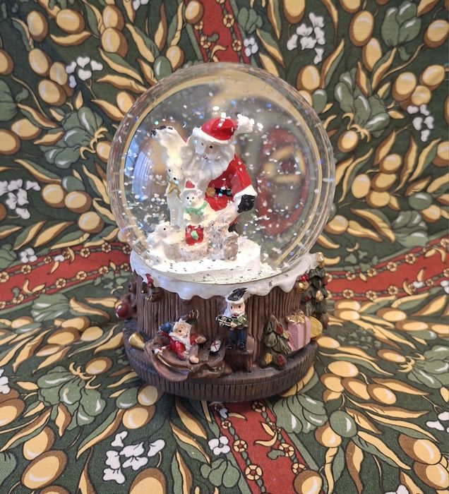 Glob interactiv muzical de Craciun