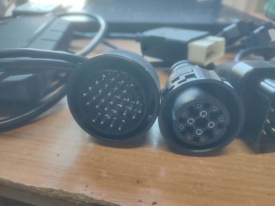 Vând adaptoare diagnoza auto