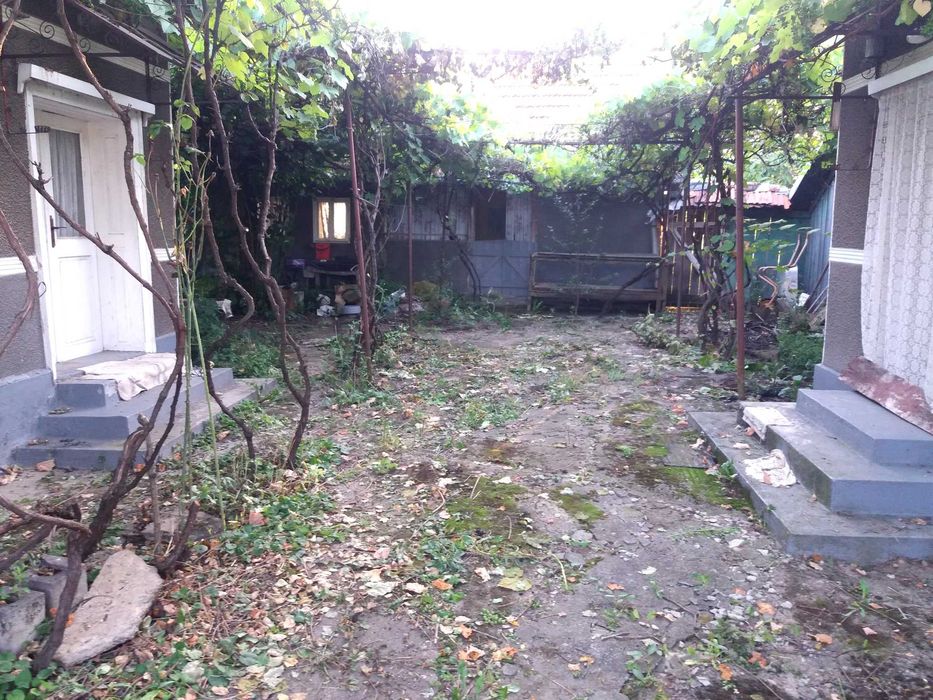 Casă Cermei central Front stradal 50 m, teren 2880 mp, dependințe