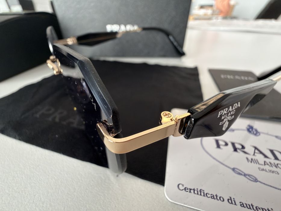 Ochelari de soare prada